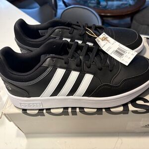 Brand New Authentic Men’s Adidas Hopps 3.0 Sizs 12